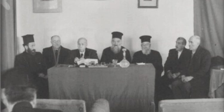 “Kryepeshkopi i gjithë Shqipërisë, Hirësia e tij Paisi Vodica, pasi falënderoi qeverinë dhe gjeneral-kolonel Enver Hoxhën, ia dha fjalën Adil Çarçanit…”/ Kur Kongresi i Kishës Ortodokse, brohoriste për Stalinin