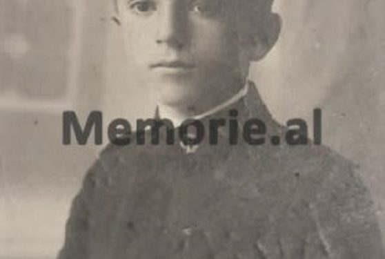 “Nëna ime e kishte djalë xhaxhai Enverin, por ai na pushkatoi vëllanë, që i prenë dhe kokën…”/ Ngjarja makabre e kushëririt që mbajti Enverin në Paris