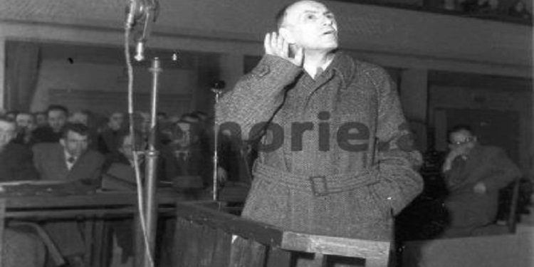 “Nëna ime e kishte djalë xhaxhai Enverin, por ai na pushkatoi vëllanë, që i prenë dhe kokën…”/ Ngjarja makabre e kushëririt që mbajti Enverin në Paris