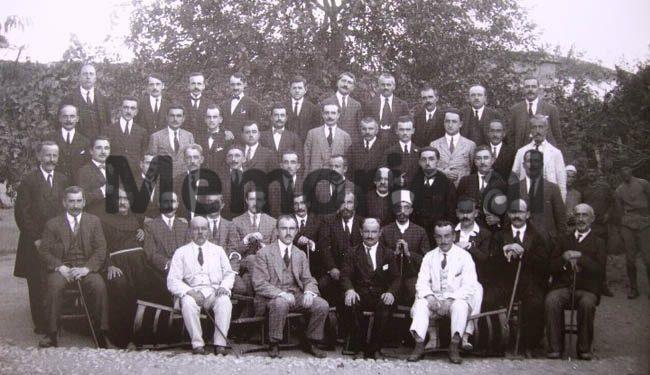 21 prill 1921, kur hapej Parlamentit i parë / Historia e panjohur e zgjedhjeve dhe votimeve në Shqipëri: nga dy parti në 1921-’24-ën, te Zogu dhe ato me gogla e një kandidat të Enverit