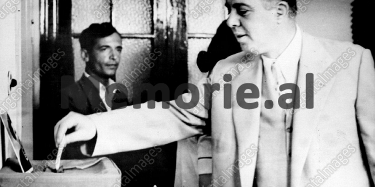 21 prill 1921, kur hapej Parlamentit i parë / Historia e panjohur e zgjedhjeve dhe votimeve në Shqipëri: nga dy parti në 1921-’24-ën, te Zogu dhe ato me gogla e një kandidat të Enverit