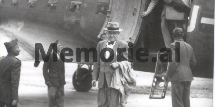 “Ambasadorit jugosllav, Milatoviç, i thashë; pse s’na tregoni ç’ka thënë tjetër Nako Spiro kundër meje dhe kush…”/ Raporti i Enverit në Byro në ’56-ën, për takimin që se tregoi të gjithin