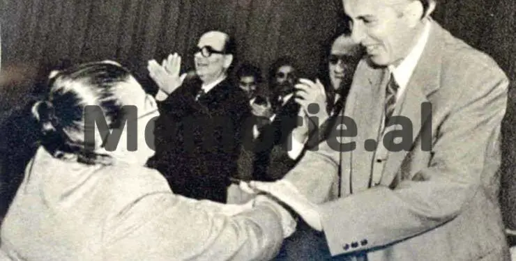 Letra kërcënuese për Enverin: “Mos ma mbani babanë në burg dhe djalin peng, do kryej veprime çnjerëzore, do çuditet Greqia dhe…”/ Historia e minoritarit që u arratis në ’82-in