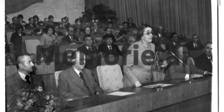 Akuzat e Enverit: “Kiço Ngjela ishte arrogant, na thoshte; ‘tregtia është më jep, të jap, ç’hyn këtu politika’, por bashkë me tregtinë që bënte ai, po na…”