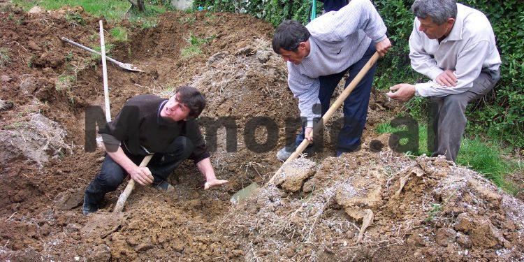 “Letra që babai i dërgoi nënës sime me 12 prill ‘45-së, dy ditë para pushkatimit, ku…”/ Dëshmia e së bijës të ekzekutuarit me Gjyqin Special