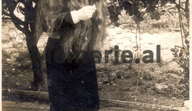 “Babai hapi librarinë e parë në 1914-ën, shkolloi katër djemtë në Europë dhe s’u bë komunist, pasi…”/ Dëshmia e Godivës, e njohur si vajza më e emancipuar e Vlorës