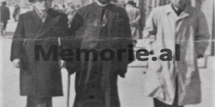 “Kur nxënësit me kazma filluan shkatërrimin e Manastirit të Ardenicës, Irene Banushi iu doli para e i’u tha…”/ Dëshmia e mikut të Episkopit