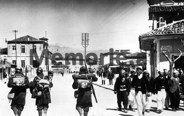 “Më 12 prill, u takova me familjen e Mujo Ulqinakut, e i’u dhashë 12 napolona flori, se më kërkuan…”/ Dëshmia e mikut të Mujos, që u burgos dhe punoi në Komunale