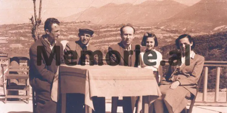 Akuzat e Enverit: “Kiço Ngjela ishte arrogant, na thoshte; ‘tregtia është më jep, të jap, ç’hyn këtu politika’, por bashkë me tregtinë që bënte ai, po na…”