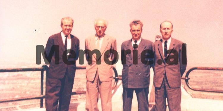 Akuzat e Enverit: “Kiço Ngjela ishte arrogant, na thoshte; ‘tregtia është më jep, të jap, ç’hyn këtu politika’, por bashkë me tregtinë që bënte ai, po na…”