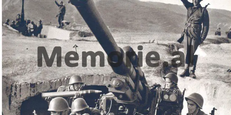 “Në Berat, populli bërtiste: ‘në litar, pushkatim për armikun e popullit’, dhe kur babai vdiq në Lapradha se nuk vinte mjeku, e varrosëm me qerre …”/ Historia tragjike e gjeneralit të famshëm