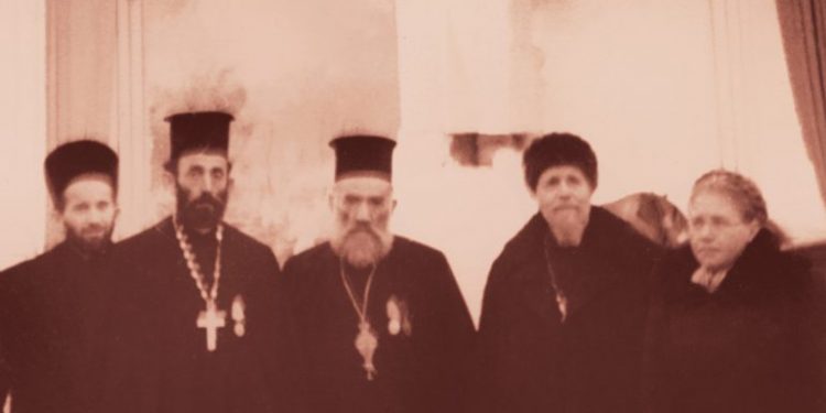 “Kryepeshkopi i gjithë Shqipërisë, Hirësia e tij Paisi Vodica, pasi falënderoi qeverinë dhe gjeneral-kolonel Enver Hoxhën, ia dha fjalën Adil Çarçanit…”/ Kur Kongresi i Kishës Ortodokse, brohoriste për Stalinin