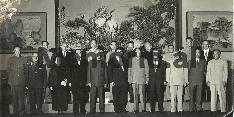 Akuzat e Enverit: “Kiço Ngjela ishte arrogant, na thoshte; ‘tregtia është më jep, të jap, ç’hyn këtu politika’, por bashkë me tregtinë që bënte ai, po na…”