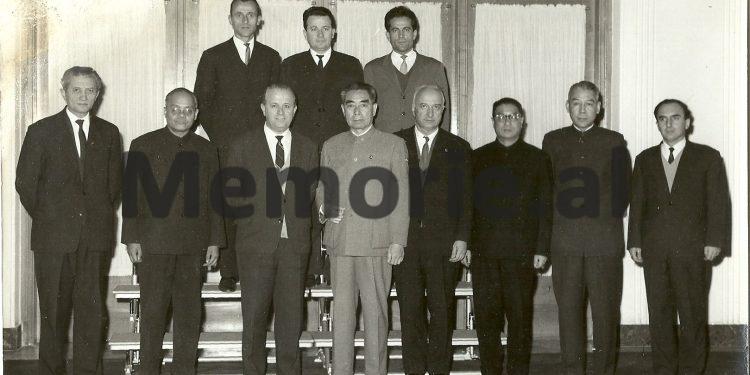 Akuzat e Enverit: “Kiço Ngjela ishte arrogant, na thoshte; ‘tregtia është më jep, të jap, ç’hyn këtu politika’, por bashkë me tregtinë që bënte ai, po na…”