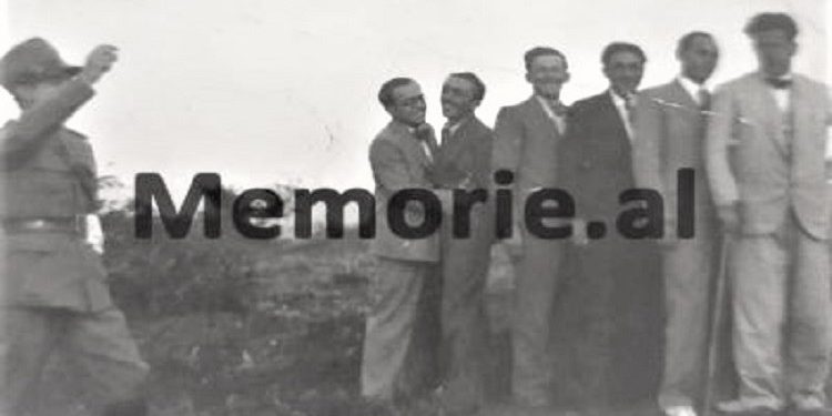 “Nëna ime e kishte djalë xhaxhai Enverin, por ai na pushkatoi vëllanë, që i prenë dhe kokën…”/ Ngjarja makabre e kushëririt që mbajti Enverin në Paris