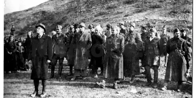 Dëshmia e truprojës: “Enveri në ‘61-in u bë si i çmendur për Pashalimanin, duke thyer xhamat me grushte, kurse në ’74-ën, Ramizi i ra në gjunjë Nexhmijes, duke qarë…”