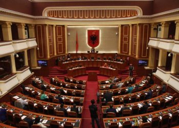 Zotërinj deputetë, sot jeni në provë: Mos lejoni që Edi Rama të na kthejë në diktaturë!