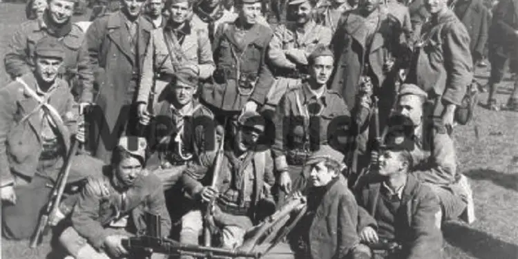 “Dy vëllezërit i kisha “Dëshmor të atdheut”, ndërsa babai dhe vëllai tjetër, u burgosën si “armiq të popullit” pasi…”/ Dëshmia e regjisorit të Estradës së Lushnjes