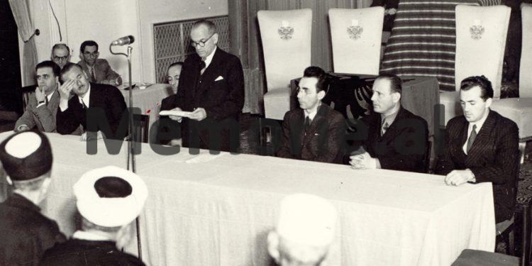 21 prill 1921, kur hapej Parlamentit i parë / Historia e panjohur e zgjedhjeve dhe votimeve në Shqipëri: nga dy parti në 1921-’24-ën, te Zogu dhe ato me gogla e një kandidat të Enverit