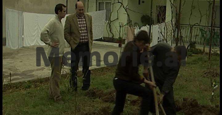 “Letra që babai i dërgoi nënës sime me 12 prill ‘45-së, dy ditë para pushkatimit, ku…”/ Dëshmia e së bijës të ekzekutuarit me Gjyqin Special