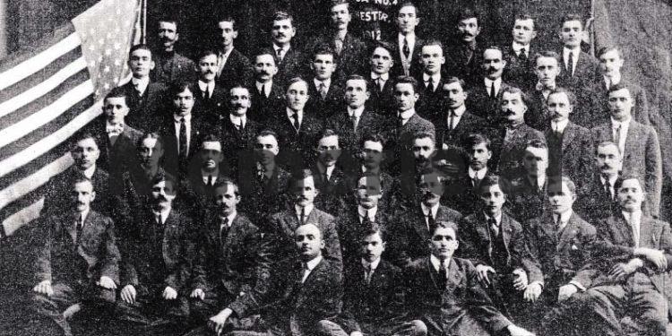 Relacioni për Enverin më 20 prill 1960-të: “Fan Noli rri me kriminelin Baba Rexhepi në Boston dhe foli për mjerimin e Kishës te…”