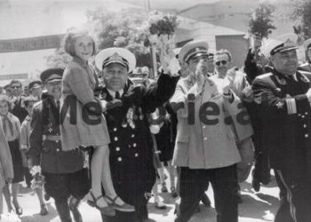 “Në Berat, populli bërtiste: ‘në litar, pushkatim për armikun e popullit’, dhe kur babai vdiq në Lapradha se nuk vinte mjeku, e varrosëm me qerre …”/ Historia tragjike e gjeneralit të famshëm