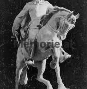 “I graduated with a gold medal at the Leningrad Academy, but in Tirana I pasted broken pots and a worker in production, as my Russian wife…”  Testimony of the master of sculpture