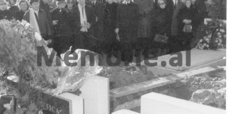 Dr. Faik Turdiu, kirurgu i njohur tiranas që shërbeu 35 vite në spitalin e Zagrebit dhe u vlerësua nga kolegët e presidenti, Franjo Tuxhman