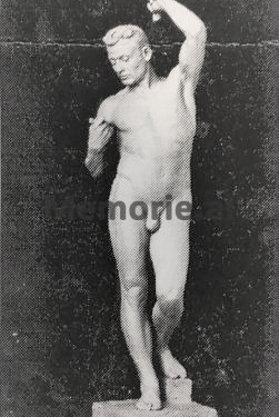 “I graduated with a gold medal at the Leningrad Academy, but in Tirana I pasted broken pots and a worker in production, as my Russian wife…”  Testimony of the master of sculpture