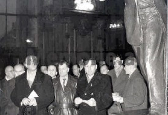 Dokumentet sekrete të CIA-s: “Hoxha akuzoi Hrushovin se ai vetë nxiti kultin e Stalinit, kurse Moska thotë se Tirana me studentët që ka në BS, ka bërë….”