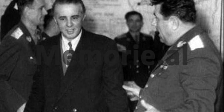 “Njësia tankiste që komandoja, kishte detyrë të mbronte Bllok-un, Komitetin Qëndror, e Kryeministrinë, dhe më arrestuan si…”/ Dëshmia e ish-nënkolonelit