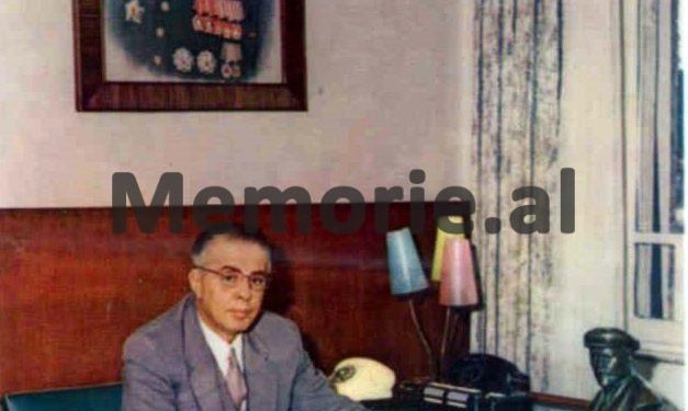 “Në Finiq, sekretari partisë dhe kryetari kooperativës, vanë të hiqnin ikonat e kishës, por u mblodhën 40 gra dhe i rrahën e i…”/ Fjala e Enverit në Byro