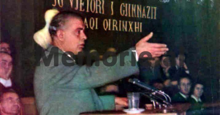 “Në Finiq, sekretari partisë dhe kryetari kooperativës, vanë të hiqnin ikonat e kishës, por u mblodhën 40 gra dhe i rrahën e i…”/ Fjala e Enverit në Byro