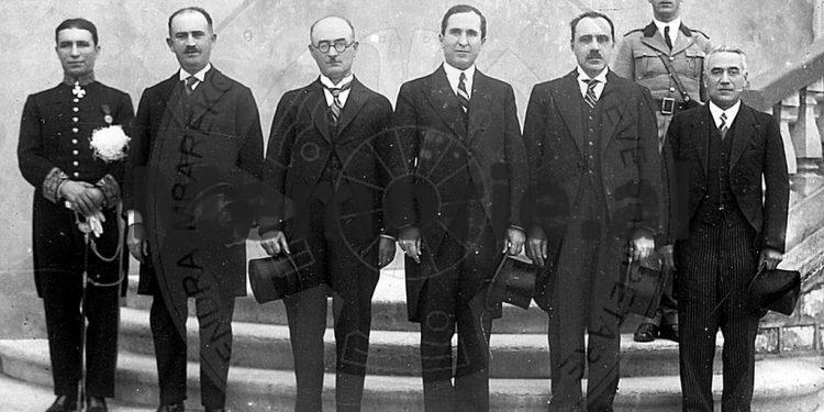 21 prill 1921, kur hapej Parlamentit i parë / Historia e panjohur e zgjedhjeve dhe votimeve në Shqipëri: nga dy parti në 1921-’24-ën, te Zogu dhe ato me gogla e një kandidat të Enverit