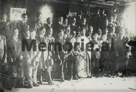 Relacioni për Enverin më 20 prill 1960-të: “Fan Noli rri me kriminelin Baba Rexhepi në Boston dhe foli për mjerimin e Kishës te…”