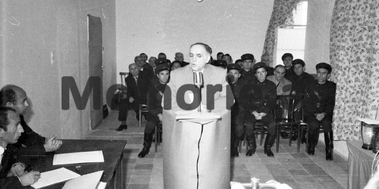 Akuzat e Enverit: “Kiço Ngjela ishte arrogant, na thoshte; ‘tregtia është më jep, të jap, ç’hyn këtu politika’, por bashkë me tregtinë që bënte ai, po na…”