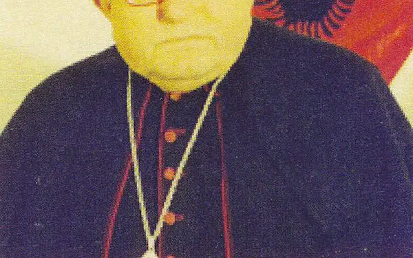 Raporti për Ramizin në ‘67-ën: Ja dokumentet e rralla, librat, dosjet, reliket dhe fondin e bibliotekave, që i’u sekuestrua religjioneve fetare