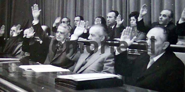 21 prill 1921, kur hapej Parlamentit i parë / Historia e panjohur e zgjedhjeve dhe votimeve në Shqipëri: nga dy parti në 1921-’24-ën, te Zogu dhe ato me gogla e një kandidat të Enverit