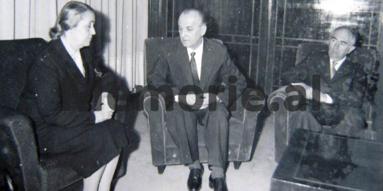 Letra kërcënuese për Enverin: “Mos ma mbani babanë në burg dhe djalin peng, do kryej veprime çnjerëzore, do çuditet Greqia dhe…”/ Historia e minoritarit që u arratis në ’82-in