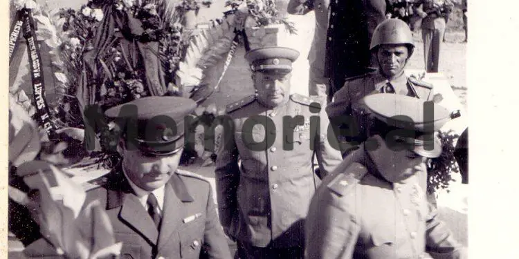 “Në Berat, populli bërtiste: ‘në litar, pushkatim për armikun e popullit’, dhe kur babai vdiq në Lapradha se nuk vinte mjeku, e varrosëm me qerre …”/ Historia tragjike e gjeneralit të famshëm