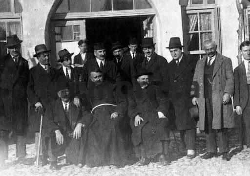 Raporti për Ramizin në ‘67-ën: Ja dokumentet e rralla, librat, dosjet, reliket dhe fondin e bibliotekave, që i’u sekuestrua religjioneve fetare