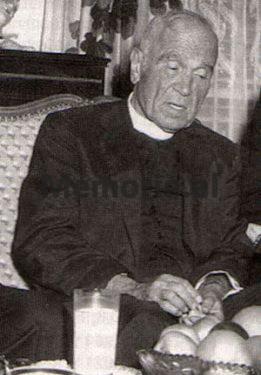 Relacioni për Enverin më 20 prill 1960-të: “Fan Noli rri me kriminelin Baba Rexhepi në Boston dhe foli për mjerimin e Kishës te…”