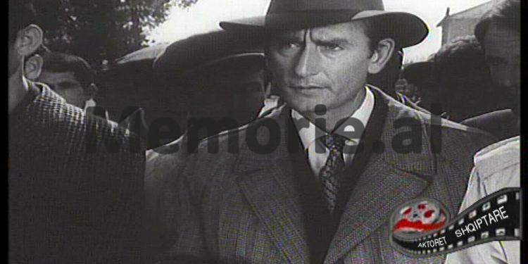 Hysni Kapo: “Në Teatër ka njerëz me lakra në kokë’,… Manush Myftiu: ‘Sherri Mita me baba të arratisur, drama e tij me frymë social-demokrate, prandaj’…”