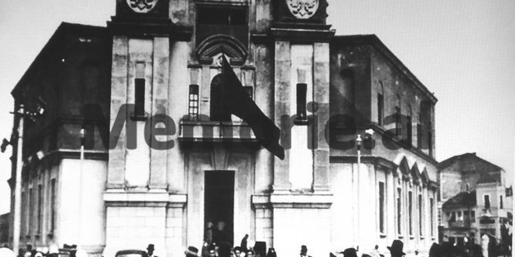 1 maj 1938-të, tragjedia ajrore me 19 viktima që “varrosi” hartën arkeologjike të Shqipërisë, dhuratat e dasmës së Mbretit Zog, dhe ku humbi jetën ambasadori, Xhaferr Vila