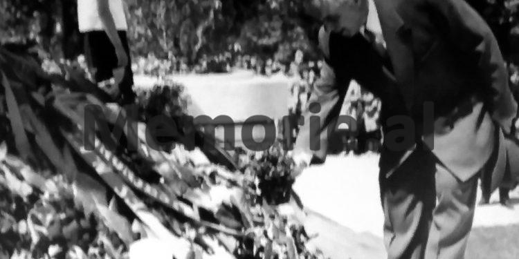 Rrëfimi i korrierit: “Babai im dyshonte te Enveri, por Qazim Mulleti i tha: Xan, ky është i yni…’, kurse më 4 maj ’42, shoqëruesin e Qemal Stafës, “Hekurin” e nisën në….”