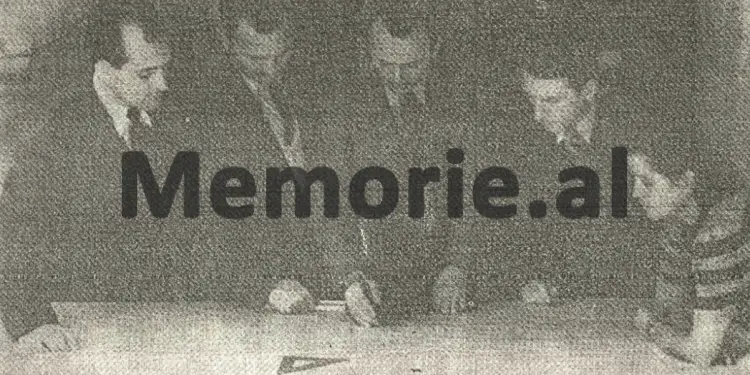 Zbulohet plani rregullues i Tiranës i vitit 1953, i arkitektit Gani Strazimiri dhe dy rusëve: Nga Sheshi “Skënderbej”, ‘Pallati i Qeverisë’, ‘Muzeu Nacional’, ‘Teatri i madh i dramës”, etj.