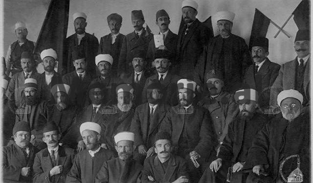 Biseda e Enverit: “Për të prishur një xhami, në asnjë mënyrë s’duhet me u acaru me popullin, mos provokoni, po se shembët sot…”