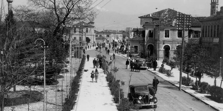 “Unë me motrën e dy vëllezërit ishim komunistë, me punë në Kryeministri, “Zëri i Popullit” etj, kurse vëllai i madh, vuajti 16 vite burg, dhe vdiq në mjerim, pasi…”/ Historia tragjike