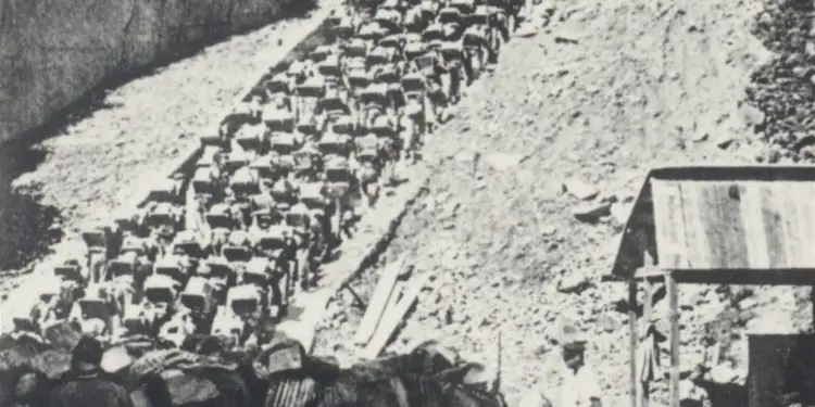 “Në Mauthausen ne sillnim drutë që do digjeshin shokët tanë dhe kur u ktheva në Tiranë, Enver Hoxha më tha: Mos ke qenë spiun i gjermanëve…”?!/ Rrëfimi tronditës i të mbijetuarit