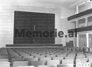 10 foto të panjohura të Teatrit Kombëtar në vitin 1939 kur sapo ishte pagëzuar Teatri “Savoja”/ Nga pamja ballore e godinës, te salla dhe ambientet e brendëshme